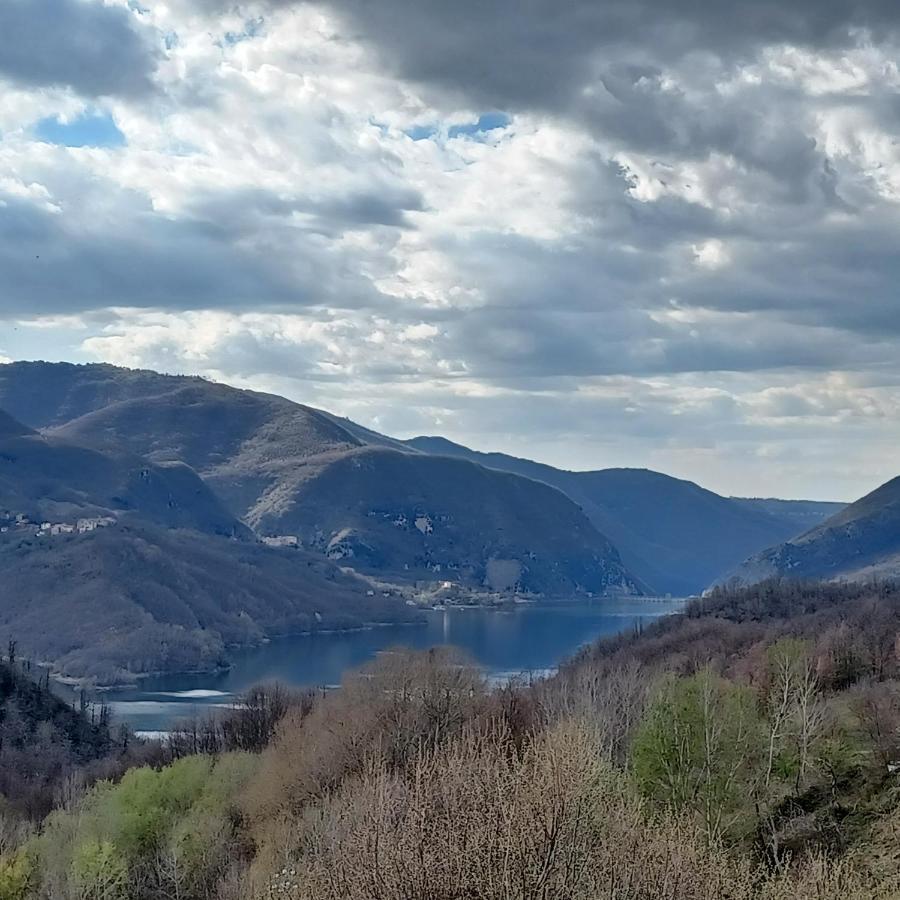 Agriturismo I Due Regni Petrella Salto Екстериор снимка